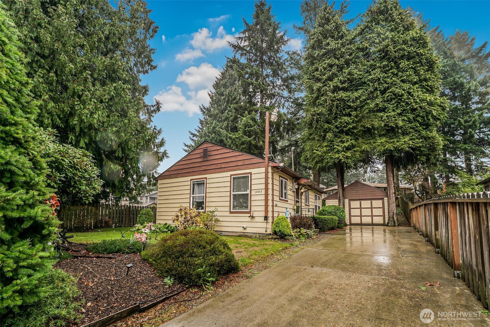 12642 74th Avenue S Seattle WA 98178