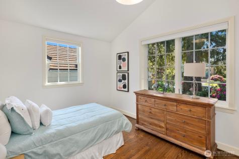 7044 50th Avenue NE Seattle WA 98115