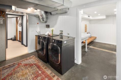 7044 50th Avenue NE Seattle WA 98115