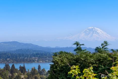 7044 50th Avenue NE Seattle WA 98115