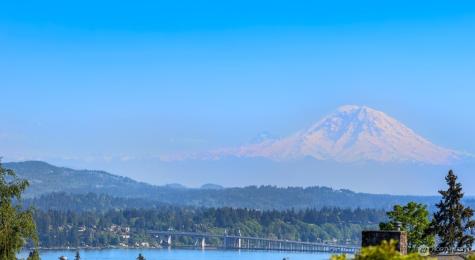 7044 50th Avenue NE Seattle WA 98115