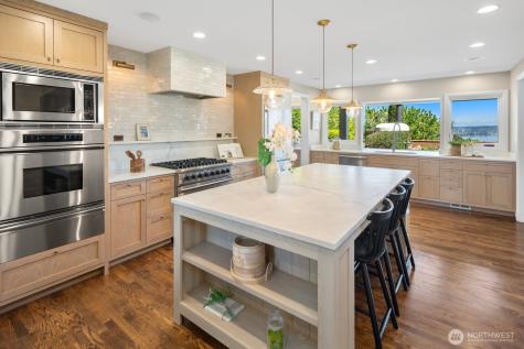 7044 50th Avenue NE Seattle WA 98115