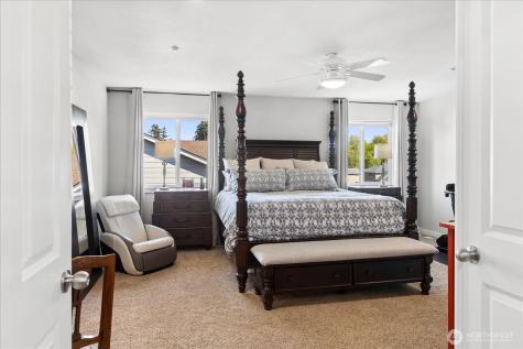 1074 Ridge Street Mukilteo WA 98275