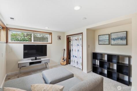 4743 50th Avenue SW Seattle WA 98116