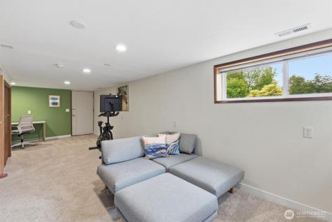 4743 50th Avenue SW Seattle WA 98116