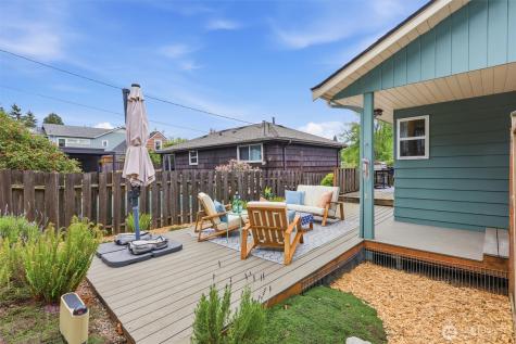 4743 50th Avenue SW Seattle WA 98116