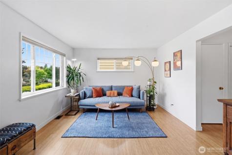 4743 50th Avenue SW Seattle WA 98116