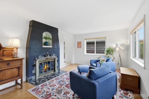 4743 50th Avenue SW Seattle WA 98116