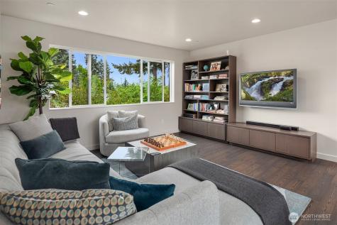 4412 94th Avenue NE Yarrow Point WA 98004