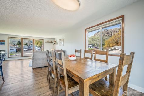 932 Crawford Avenue Wenatchee WA 98801