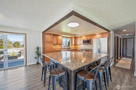 932 Crawford Avenue Wenatchee WA 98801