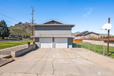 932 Crawford Avenue Wenatchee WA 98801