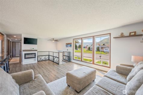 932 Crawford Avenue Wenatchee WA 98801