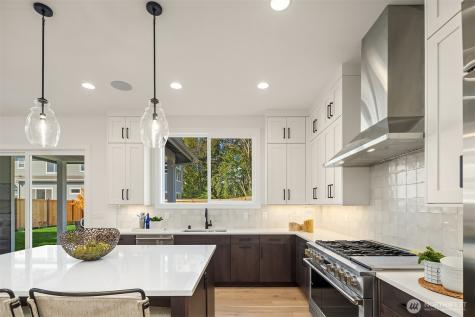 5816 NE 4th Place Renton WA 98059