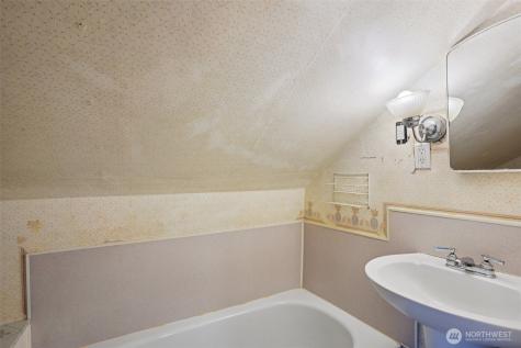 4817 Greenwood Avenue N Seattle WA 98103