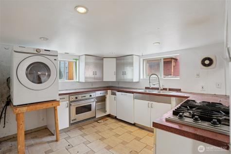 4817 Greenwood Avenue N Seattle WA 98103