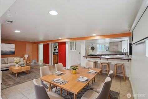4817 Greenwood Avenue N Seattle WA 98103