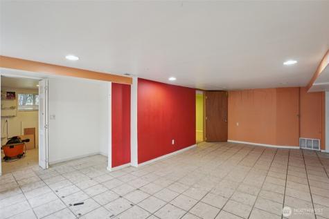 4817 Greenwood Avenue N Seattle WA 98103