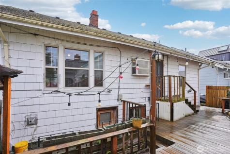4817 Greenwood Avenue N Seattle WA 98103