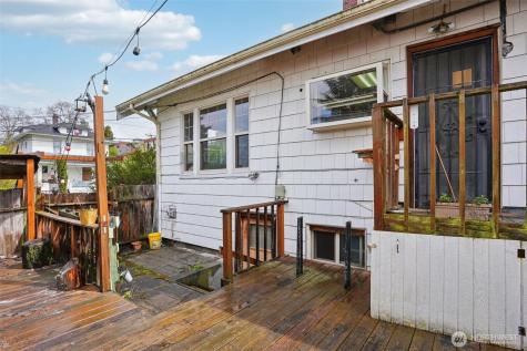 4817 Greenwood Avenue N Seattle WA 98103