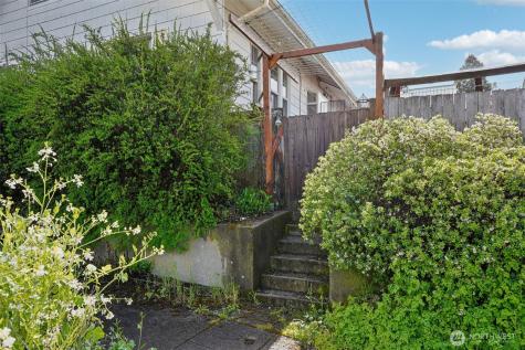 4817 Greenwood Avenue N Seattle WA 98103