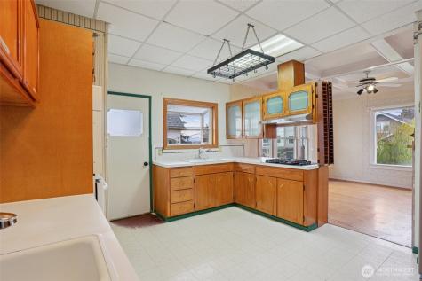 4817 Greenwood Avenue N Seattle WA 98103