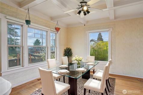 4817 Greenwood Avenue N Seattle WA 98103