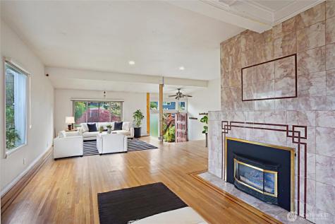 4817 Greenwood Avenue N Seattle WA 98103