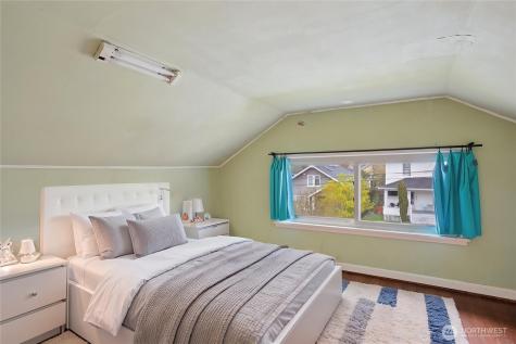4817 Greenwood Avenue N Seattle WA 98103