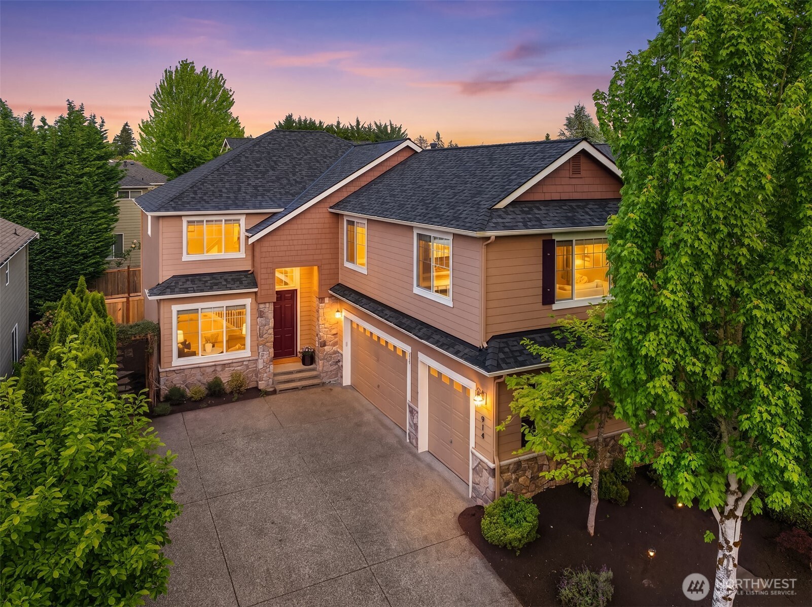 914 272nd Place SE Sammamish WA 98075