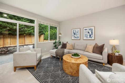 914 272nd Place SE Sammamish WA 98075