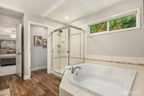 914 272nd Place SE Sammamish WA 98075