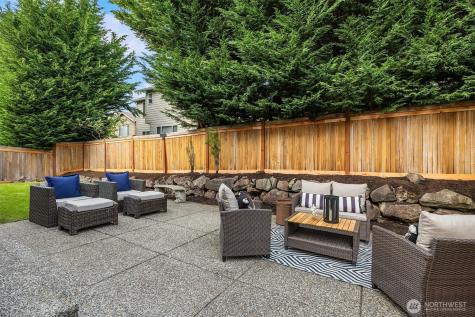 914 272nd Place SE Sammamish WA 98075
