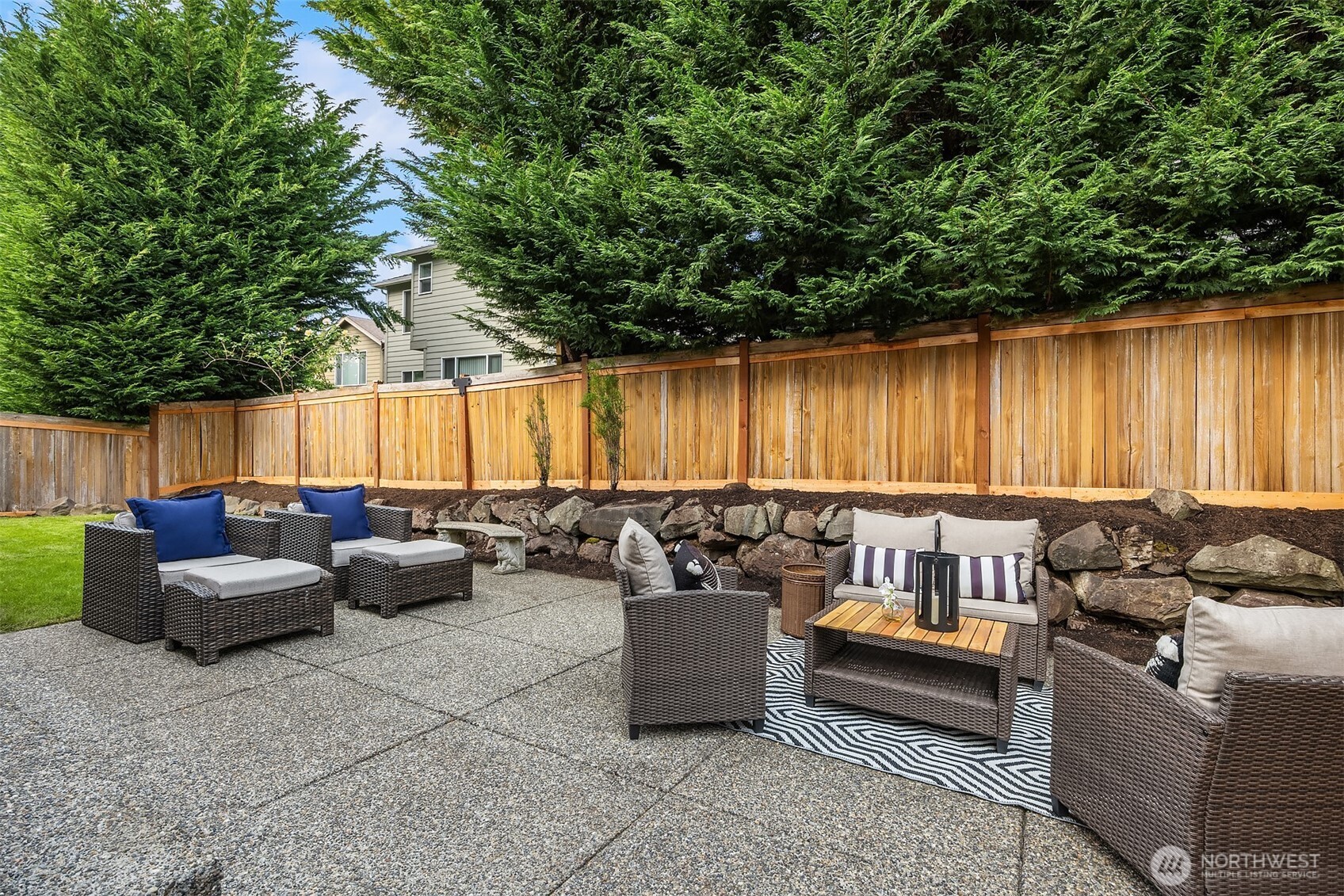 914 272nd Place SE Sammamish WA 98075