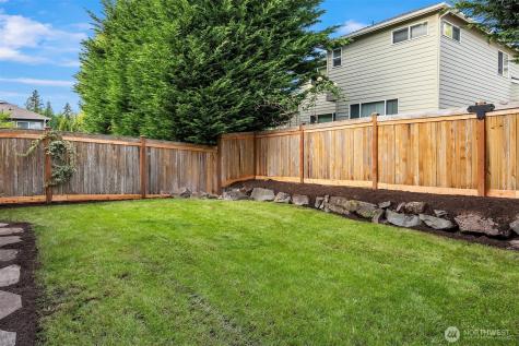 914 272nd Place SE Sammamish WA 98075