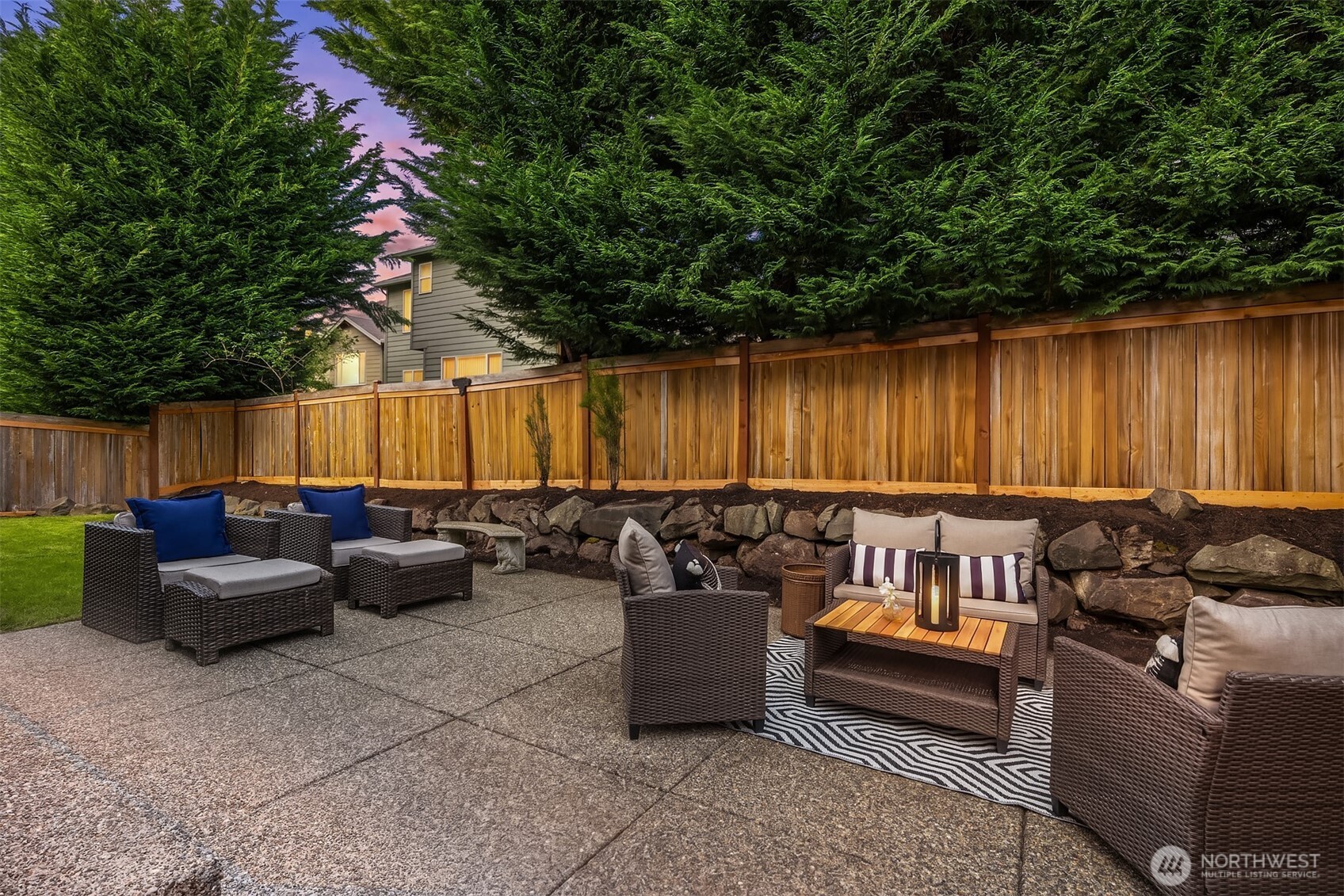 914 272nd Place SE Sammamish WA 98075