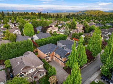 914 272nd Place SE Sammamish WA 98075