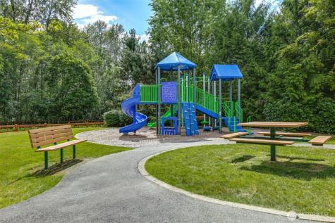 914 272nd Place SE Sammamish WA 98075