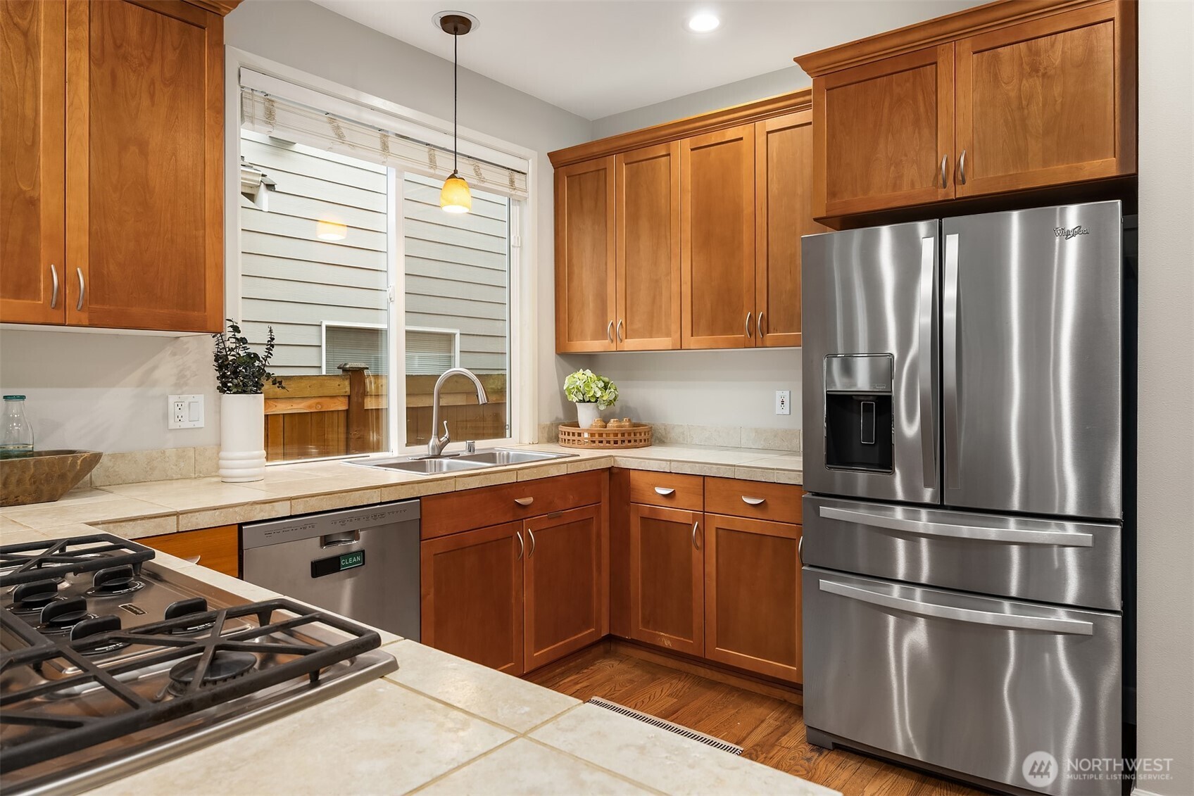 914 272nd Place SE Sammamish WA 98075