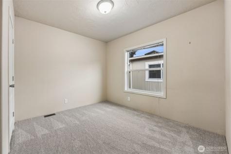 1720 Maple Lane Kent WA 98030