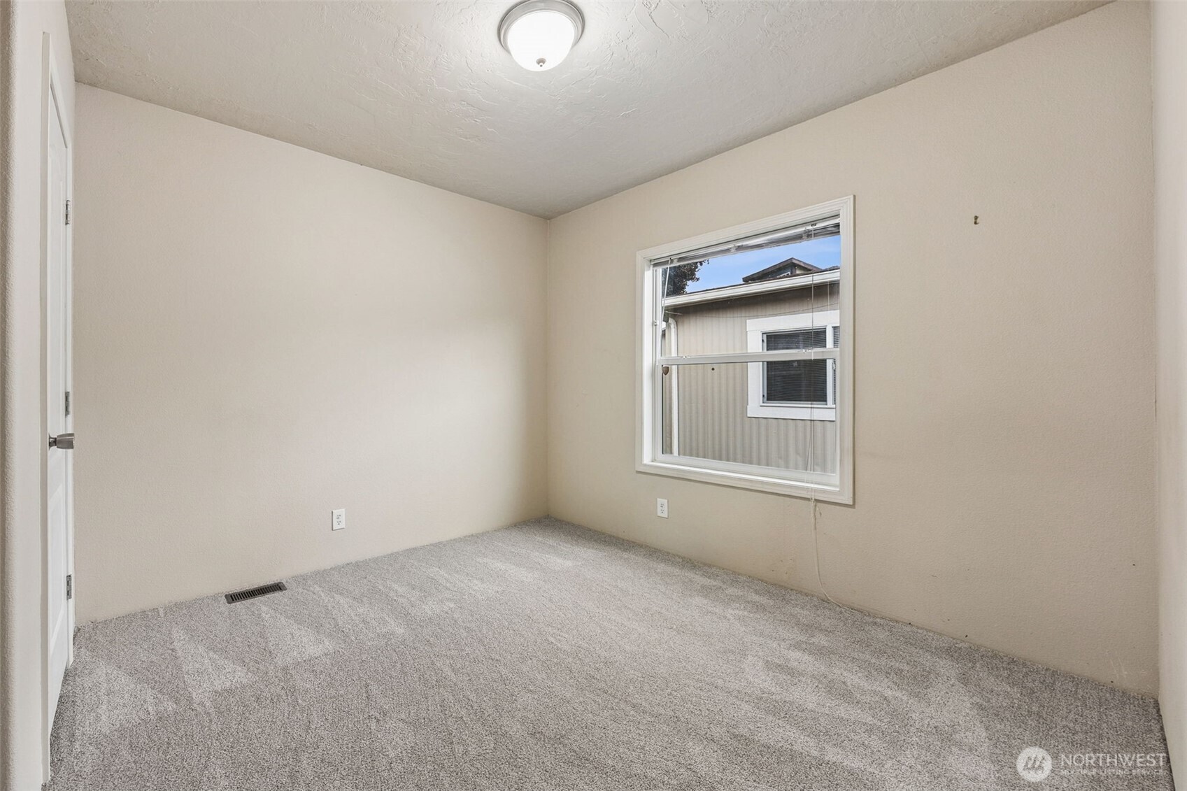 1720 Maple Lane Kent WA 98030