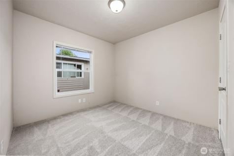 1720 Maple Lane Kent WA 98030