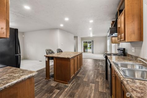 1720 Maple Lane Kent WA 98030