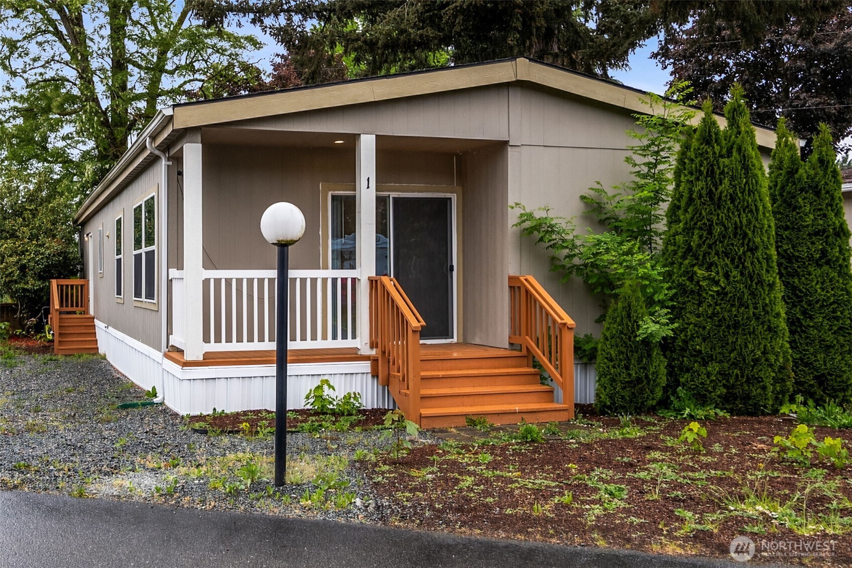 1720 Maple Lane Kent WA 98030