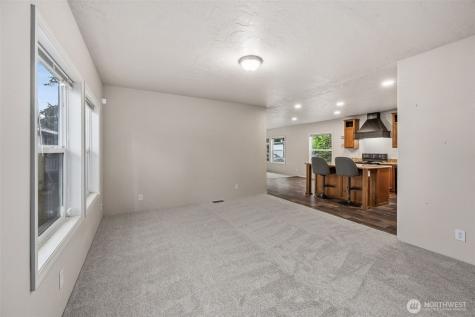 1720 Maple Lane Kent WA 98030
