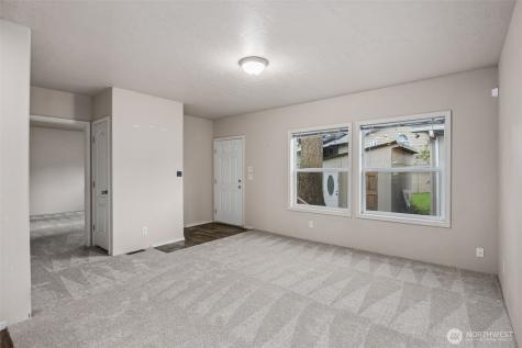 1720 Maple Lane Kent WA 98030