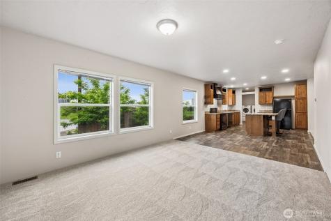1720 Maple Lane Kent WA 98030
