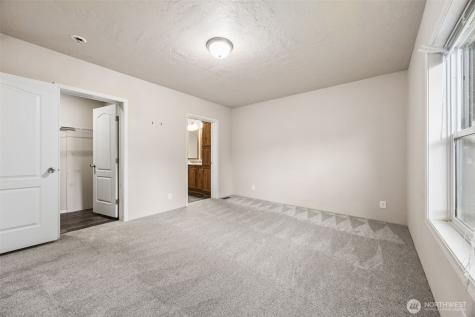 1720 Maple Lane Kent WA 98030