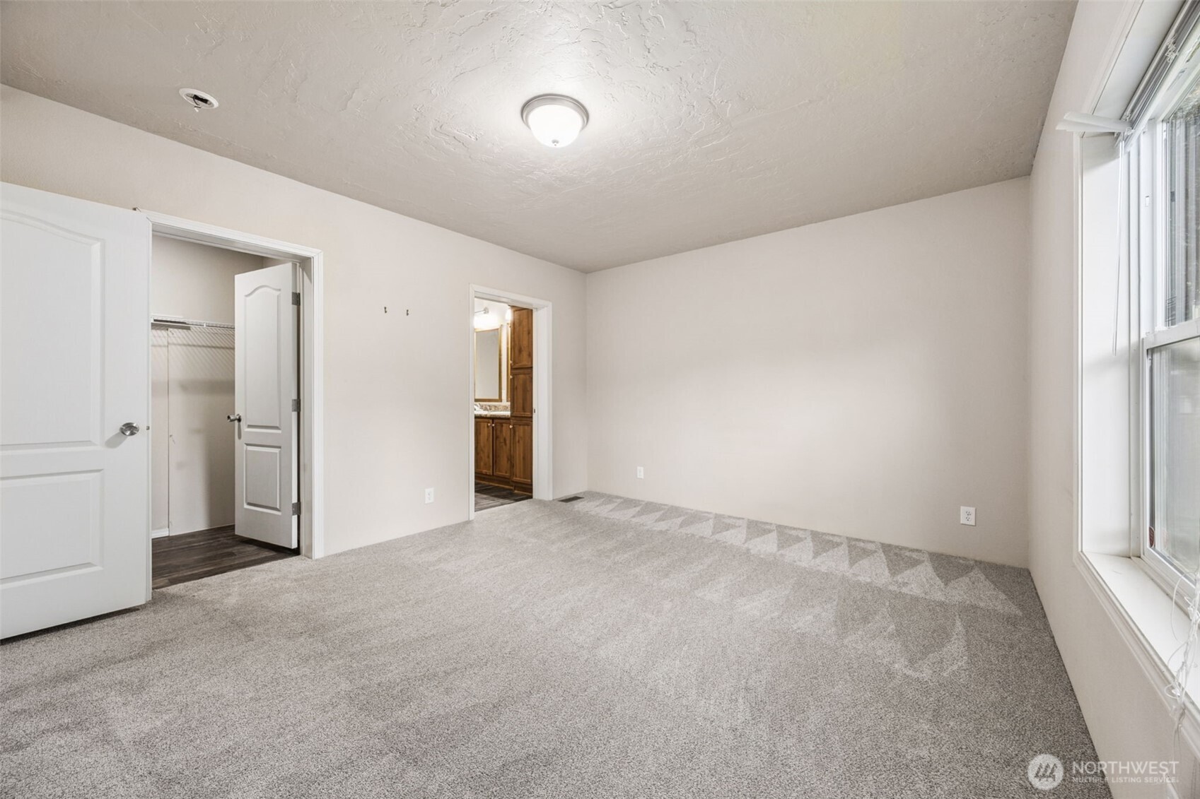 1720 Maple Lane Kent WA 98030