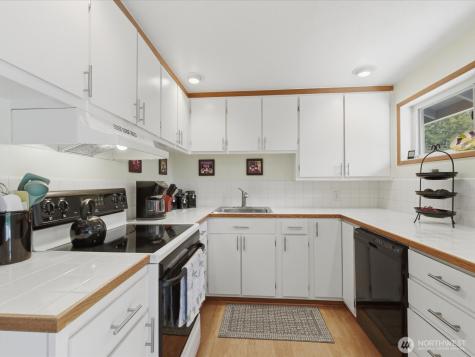 5907 227th Street SW Mountlake Terrace WA 98043